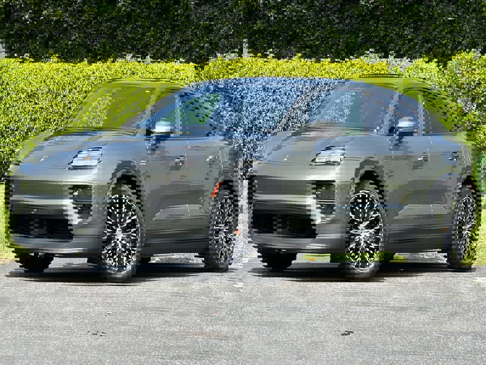 New 2026 Porsche Macan Electric image 1