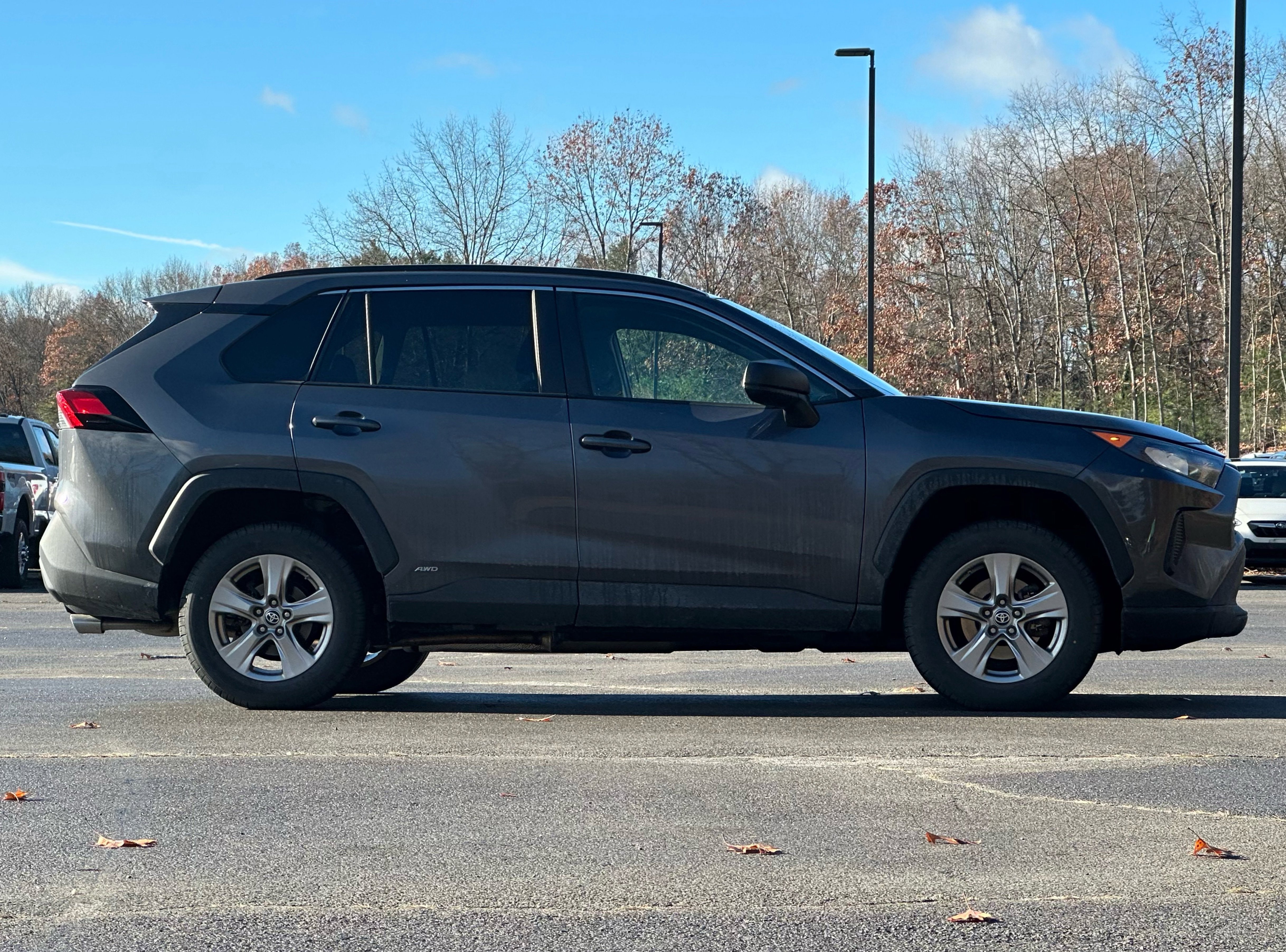 Used 2022 Toyota RAV4 LE image 10