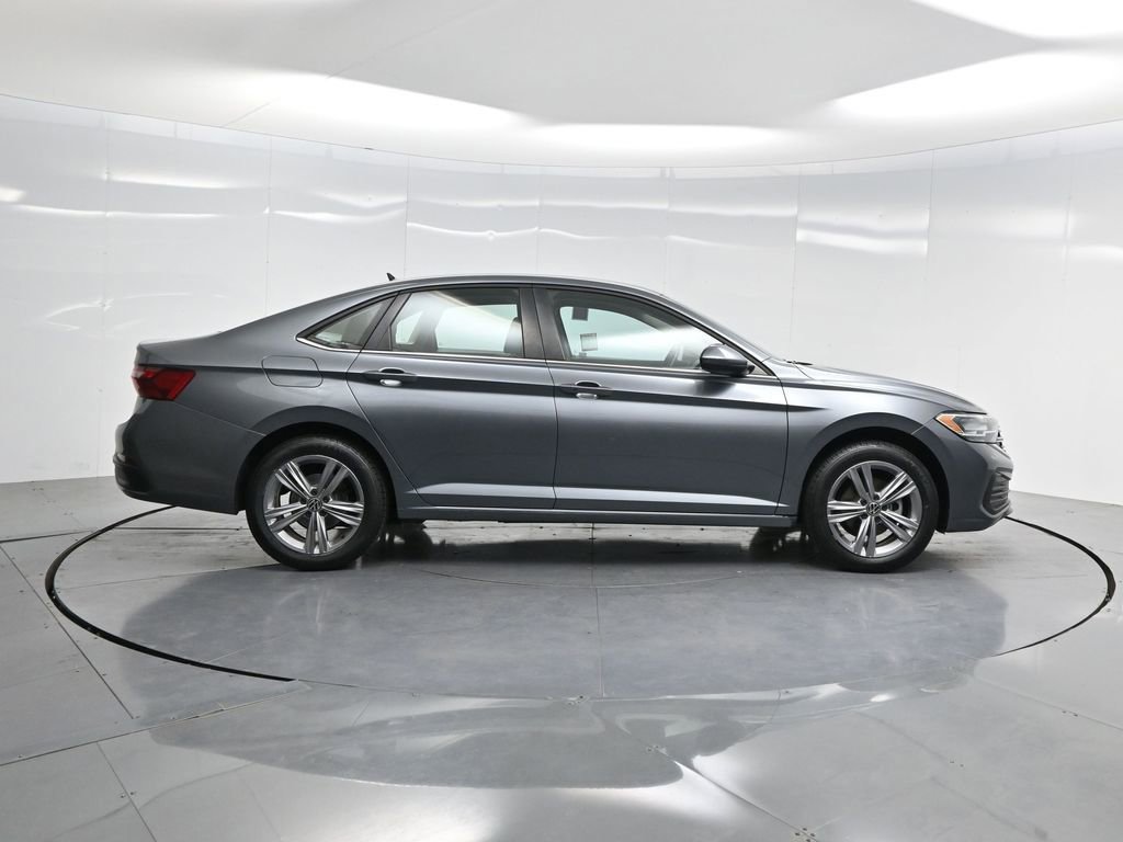 Used 2022 Volkswagen Jetta SE image 47