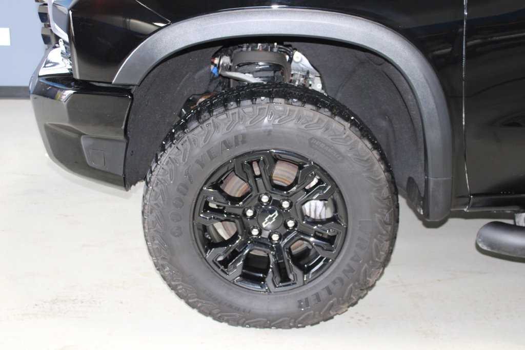 Used 2023 Chevrolet Silverado 1500 ZR2 AWD/4WD image 4