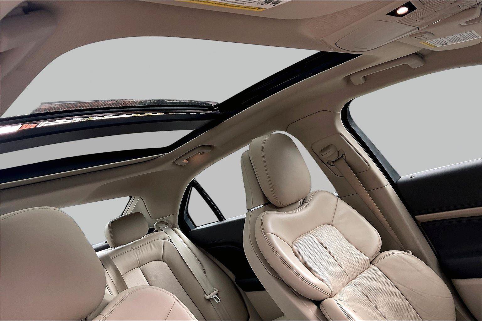 Used 2019 Lincoln Continental Reserve AWD/4WD image 27