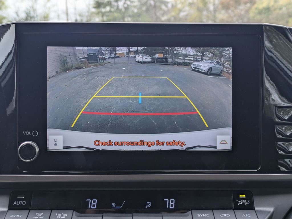 Used 2025 Toyota Camry LE FWD image 21