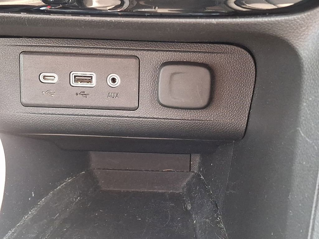 Used 2023 Buick Encore GX Select w/ Sport Touring Package AWD/4WD image 24