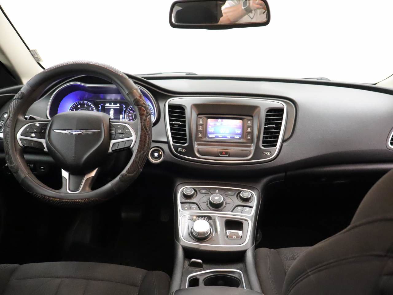 Used 2015 Chrysler 200 Limited FWD image 6
