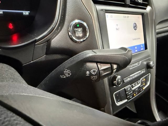 Used 2020 Ford Fusion SE FWD image 33