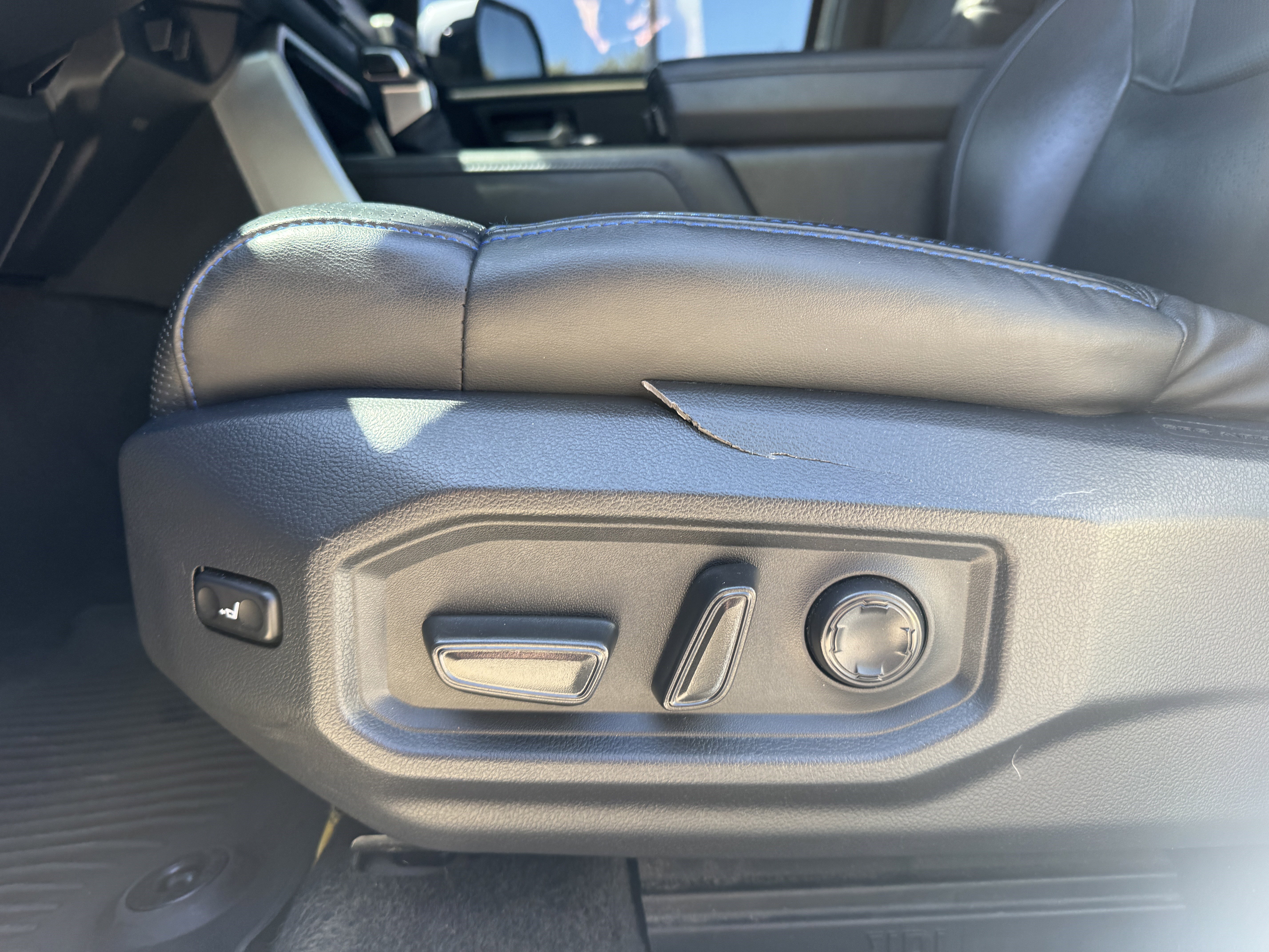 Used 2023 Toyota Tundra Platinum AWD/4WD image 12