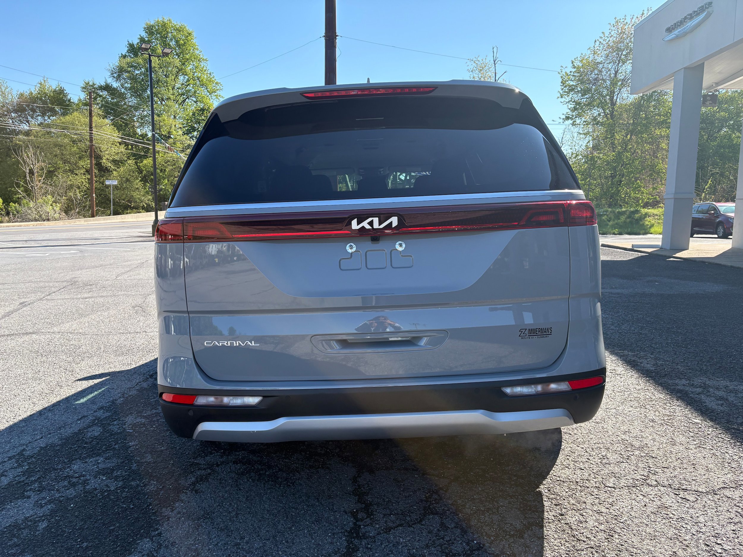 Used 2024 Kia Carnival EX FWD image 8