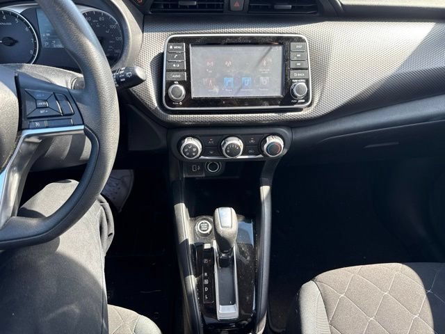 Used 2020 Nissan Kicks S FWD image 16