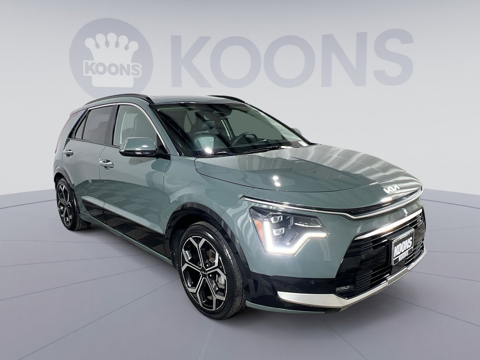 Used 2023 Kia Niro SX Touring image 10