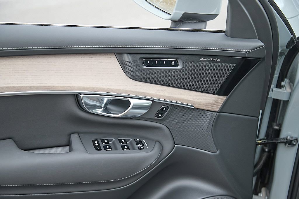 New 2026 Volvo XC90 B6 Plus w/ Protection Package image 11