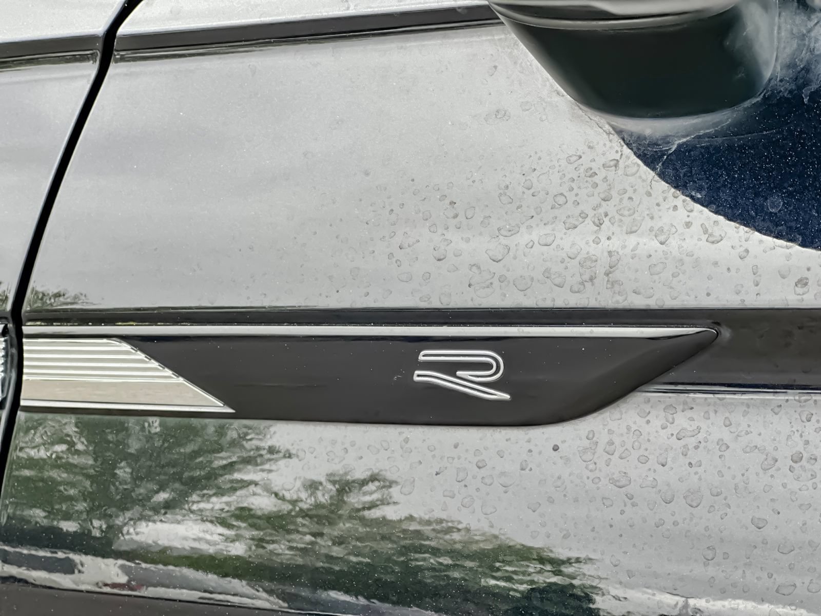 Used 2022 Volkswagen Tiguan SEL Premium R-Line AWD/4WD image 28