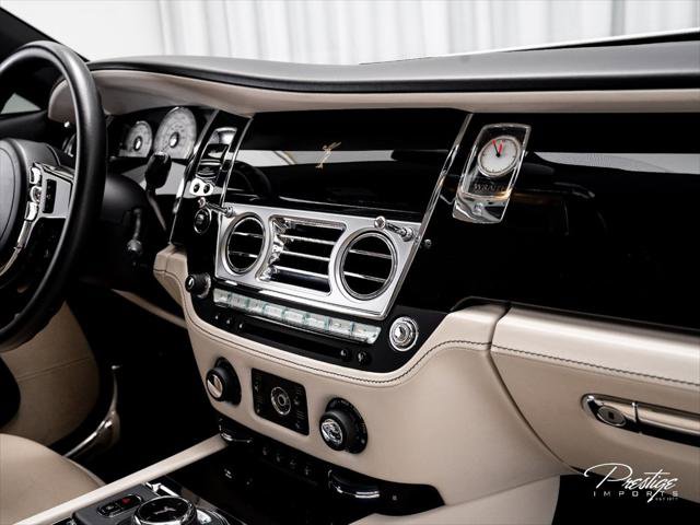 Used 2016 Rolls-Royce Wraith RWD image 37