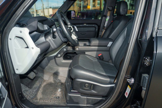 Used 2022 Land Rover Defender 110 X-Dynamic SE image 9