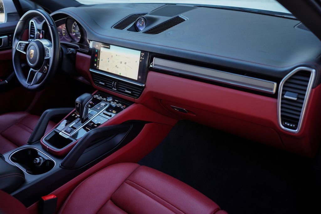 Used 2023 Porsche Cayenne Platinum Edition image 22