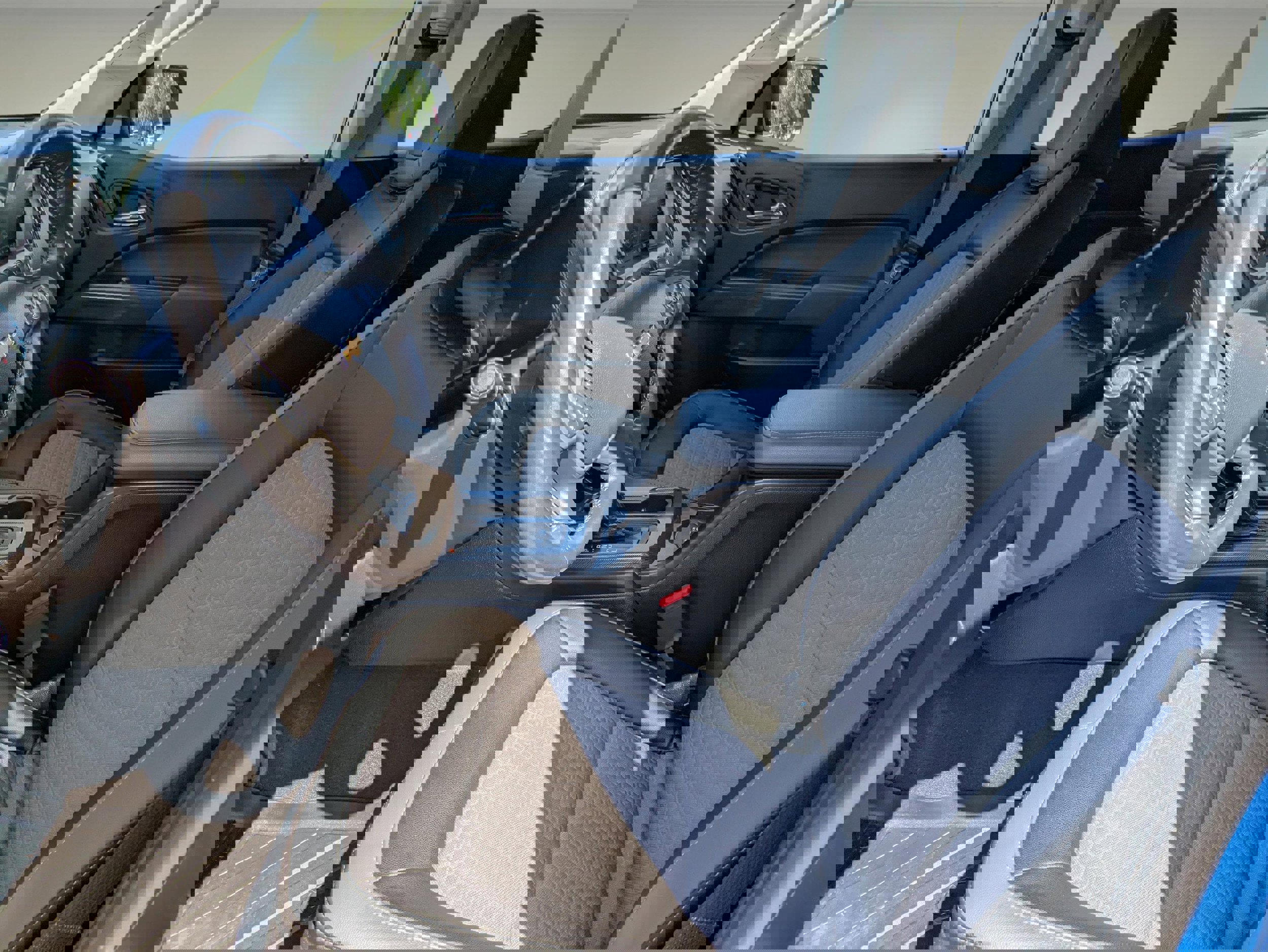 Used 2022 Chevrolet Colorado Z71 w/ Safety Package image 15