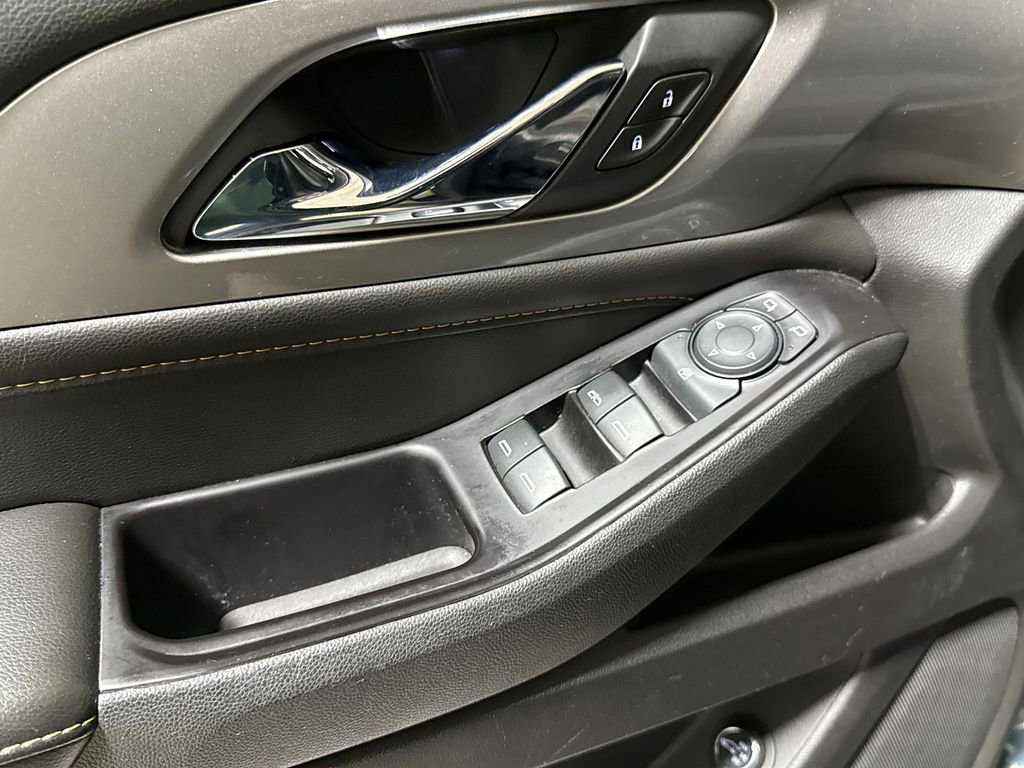 Used 2018 Chevrolet Traverse LT FWD image 20