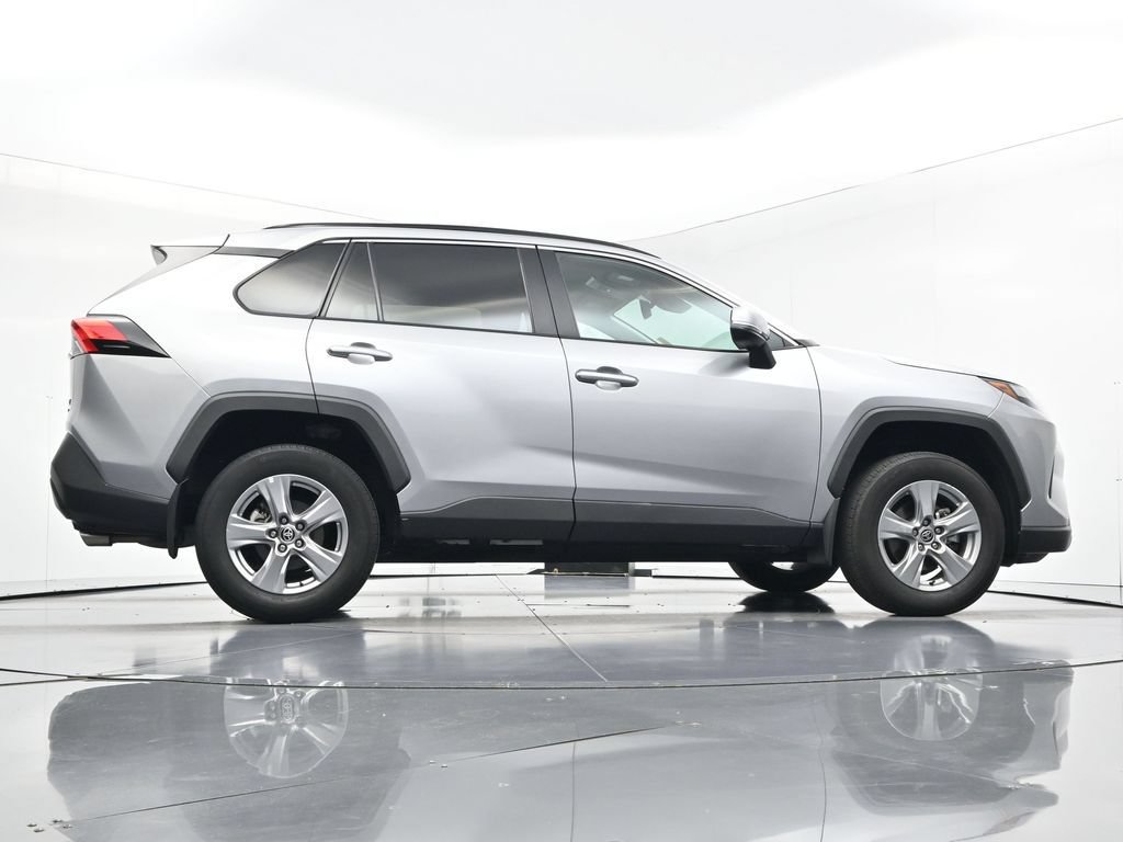 Used 2023 Toyota RAV4 XLE AWD/4WD image 33