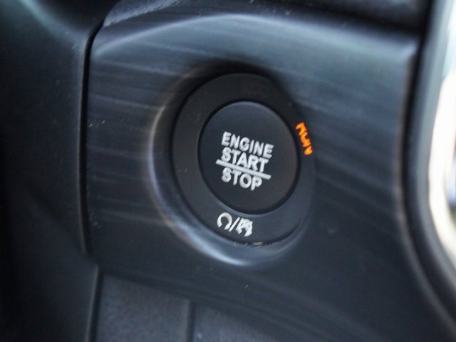 Used 2020 Jeep Grand Cherokee Laredo image 7