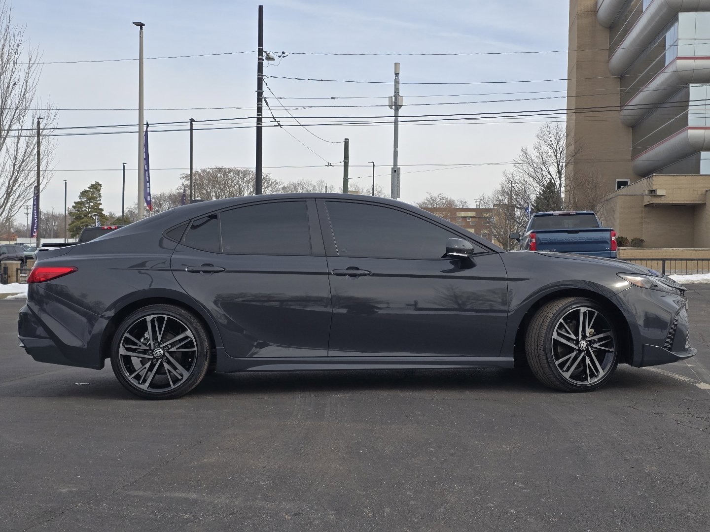 Used 2025 Toyota Camry XSE image 27