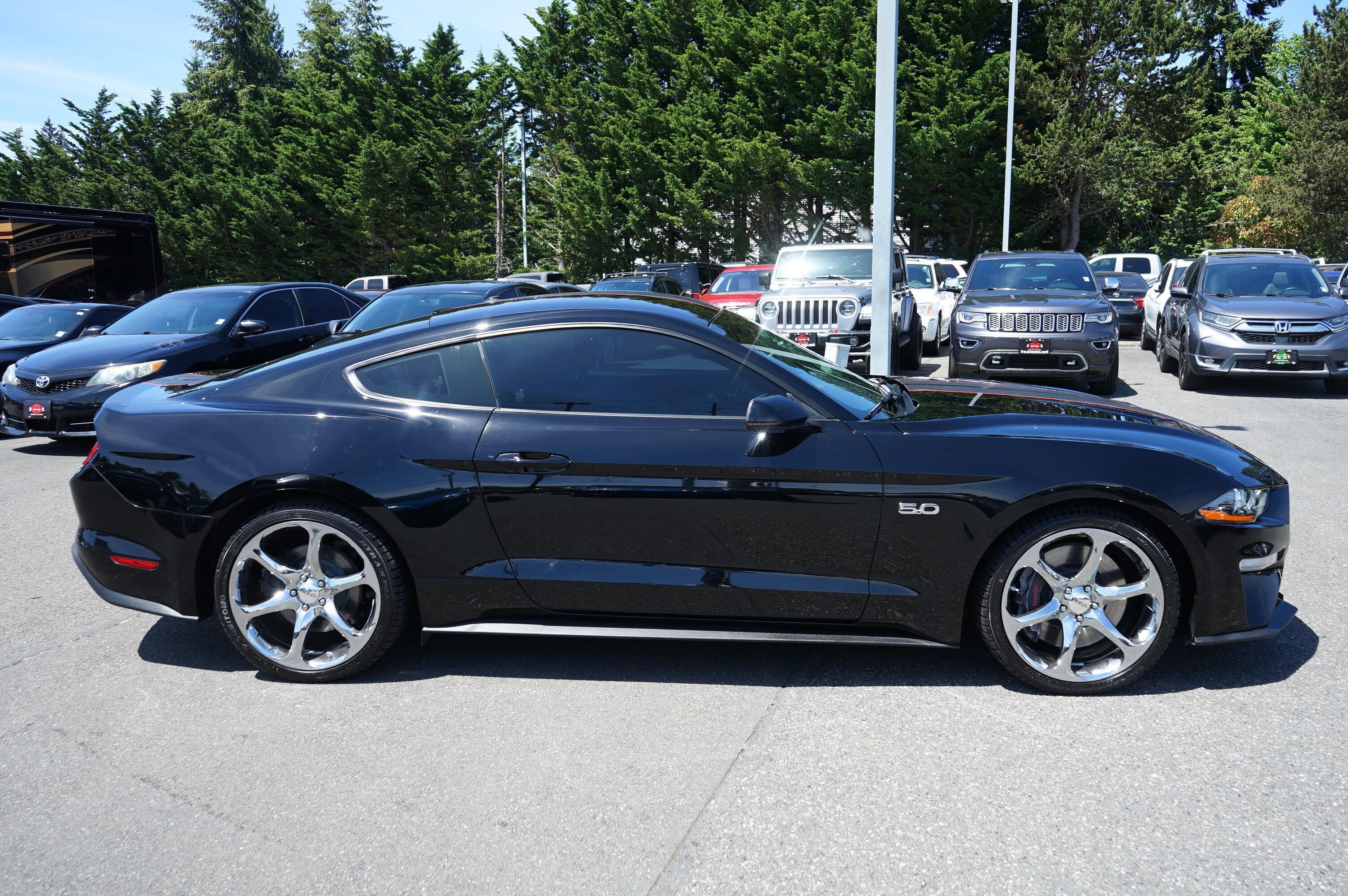 Used 2018 Ford Mustang GT Premium w/ GT Performance Package RWD image 6