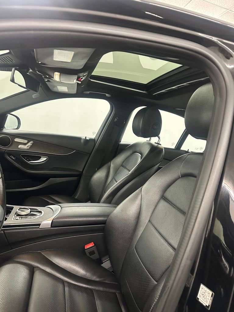Used 2019 Mercedes-Benz C 300 4MATIC Sedan image 11