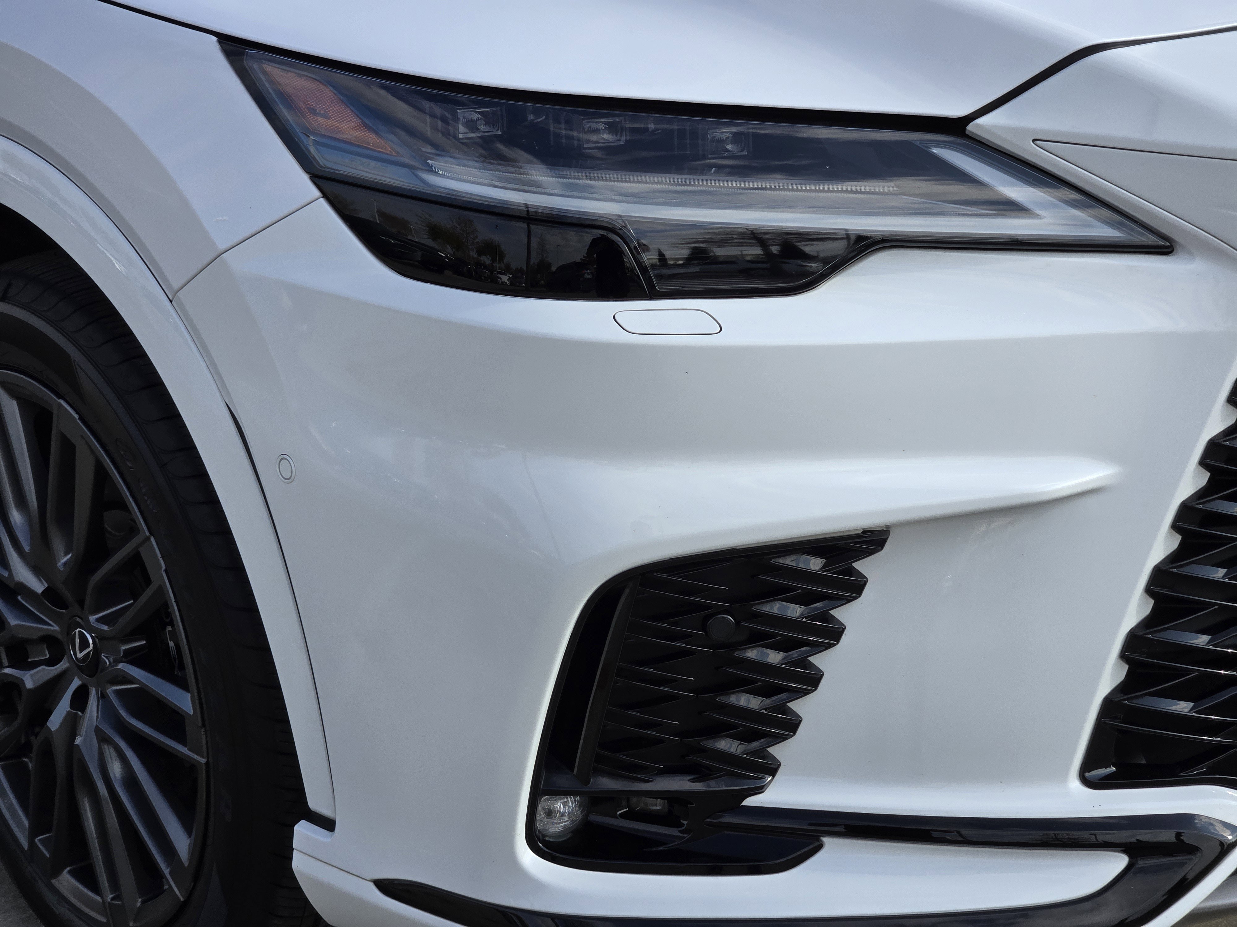 Used 2023 Lexus RX 500h F Sport image 9