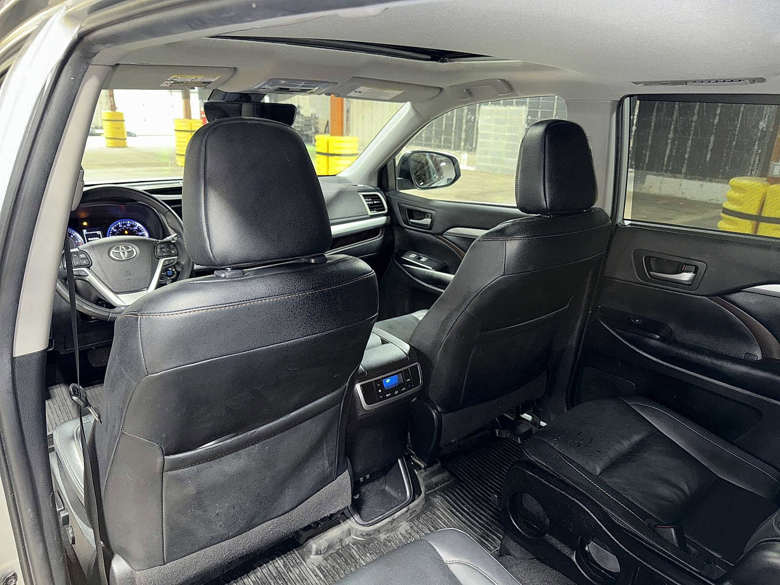 Used 2019 Toyota Highlander XLE image 30