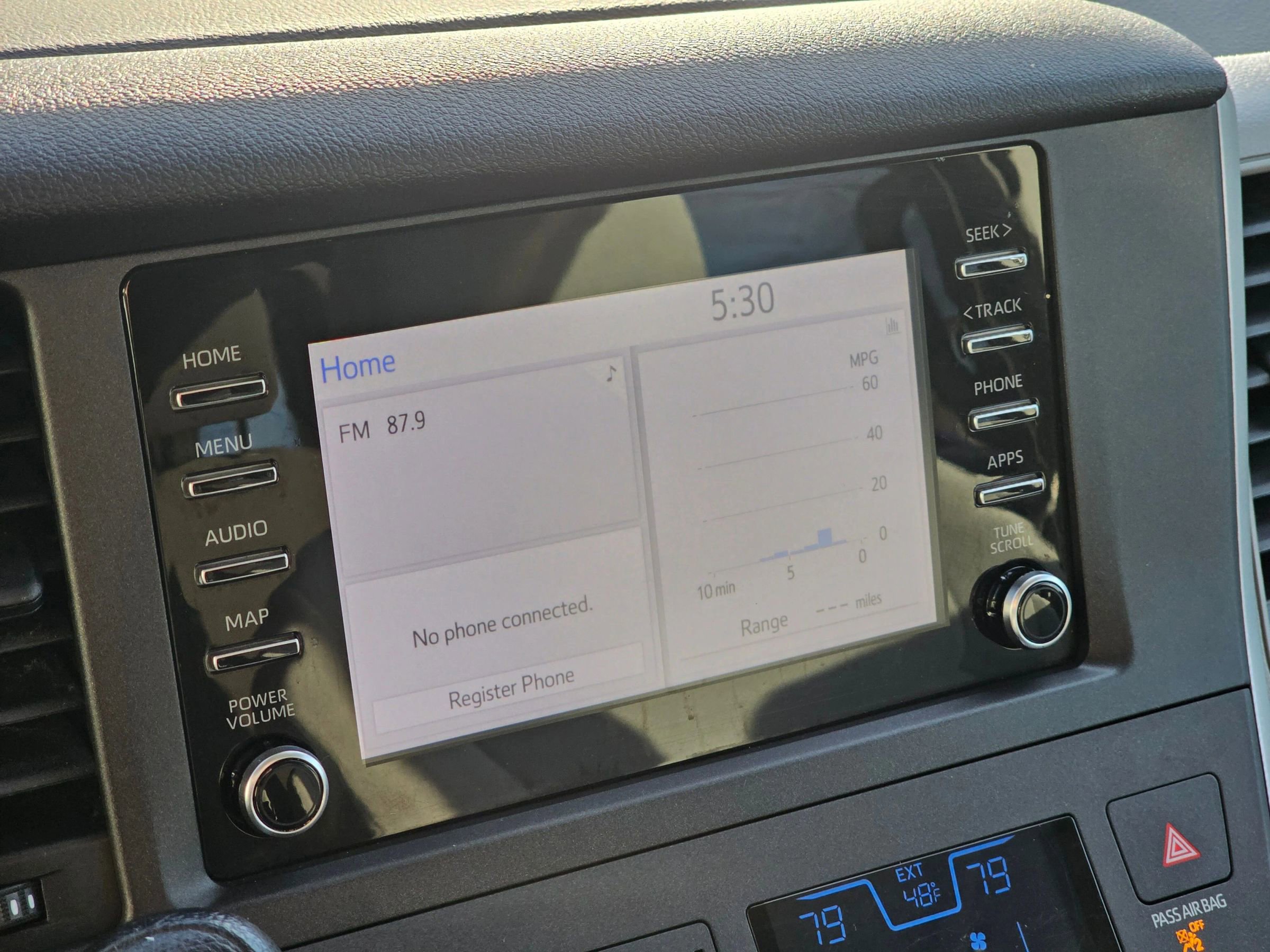 Used 2020 Toyota Sienna L image 30