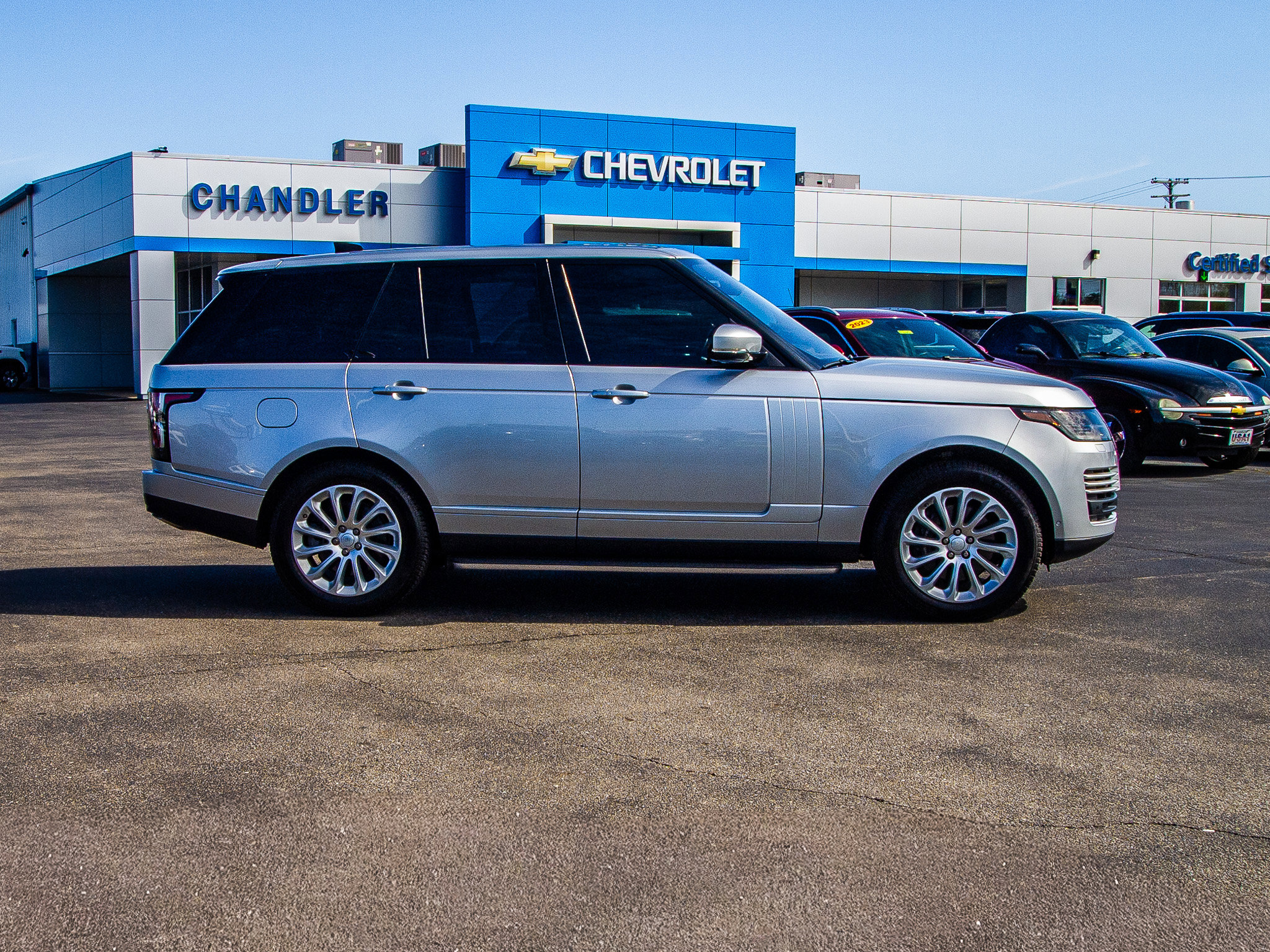 Used 2020 Land Rover Range Rover HSE image 8