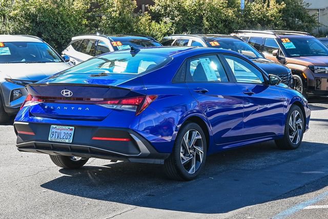 Certified 2025 Hyundai Elantra Sport w/ Cargo Package image 4
