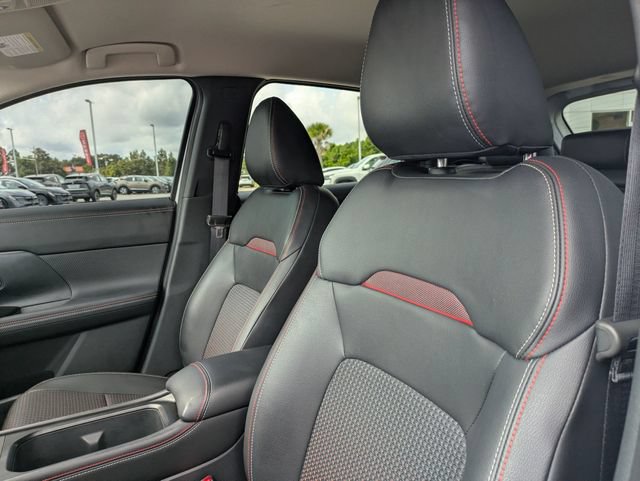Used 2026 Nissan Kicks SR FWD image 14