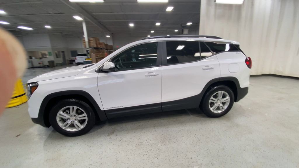 Certified 2023 GMC Terrain SLE w/ Driver Convenience Package FWD image 7