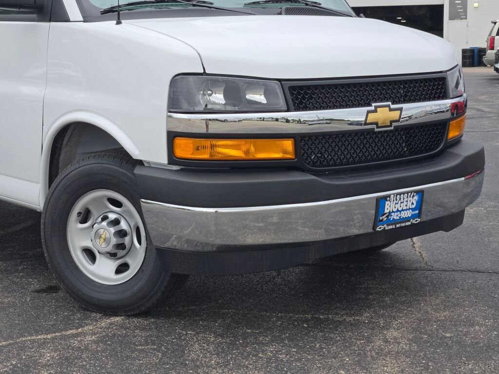 New 2025 Chevrolet Express 3500 w/ Power Convenience Package image 2