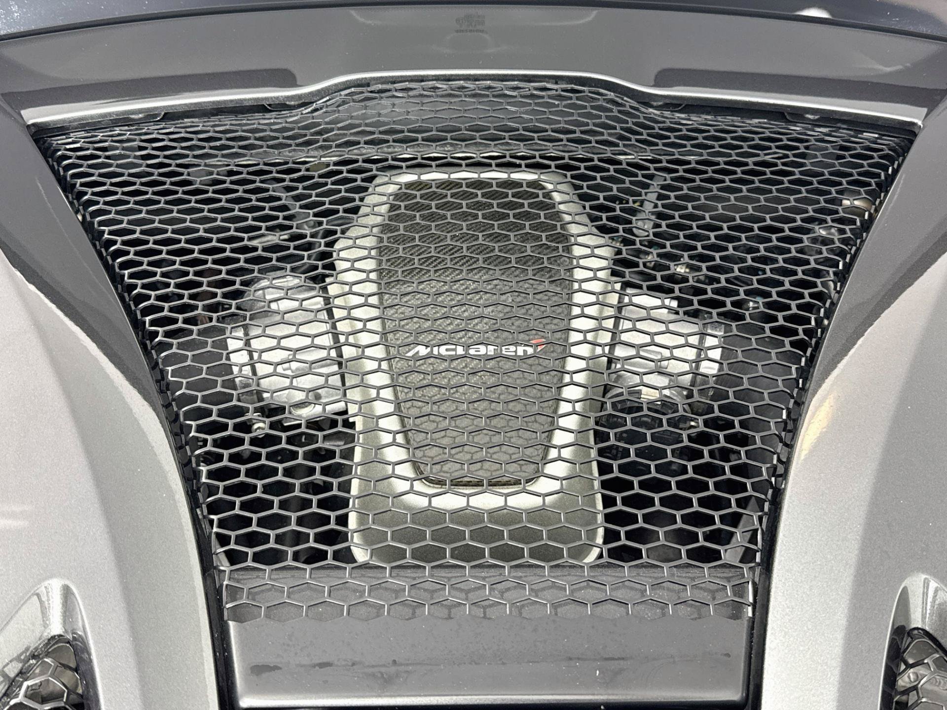 Used 2020 McLaren 620R RWD image 32