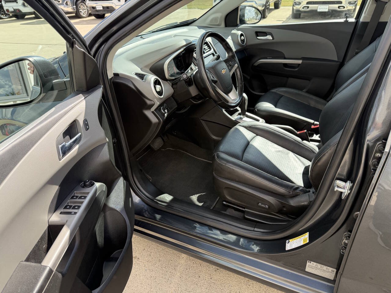 Used 2017 Chevrolet Sonic Premier FWD image 5