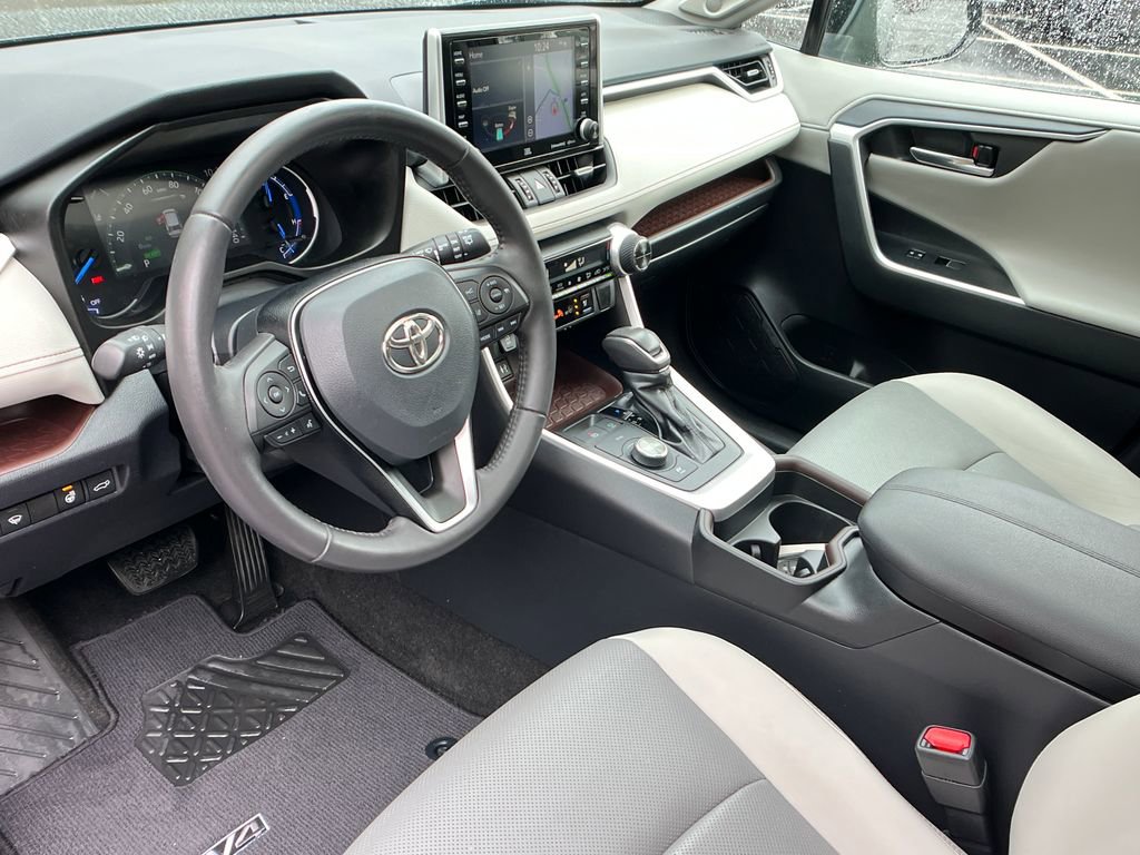 Used 2019 Toyota RAV4 Limited w/ Limited Grade Weather Package AWD/4WD image 10