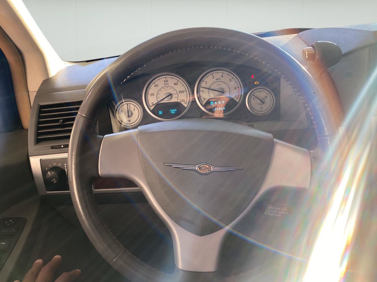 Used 2010 Chrysler Town & Country Touring FWD image 14