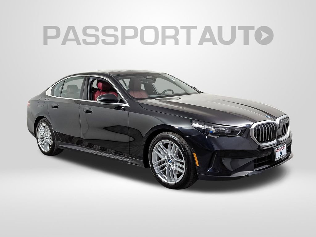 Used 2025 BMW 530i xDrive w/ Premium Package image 8