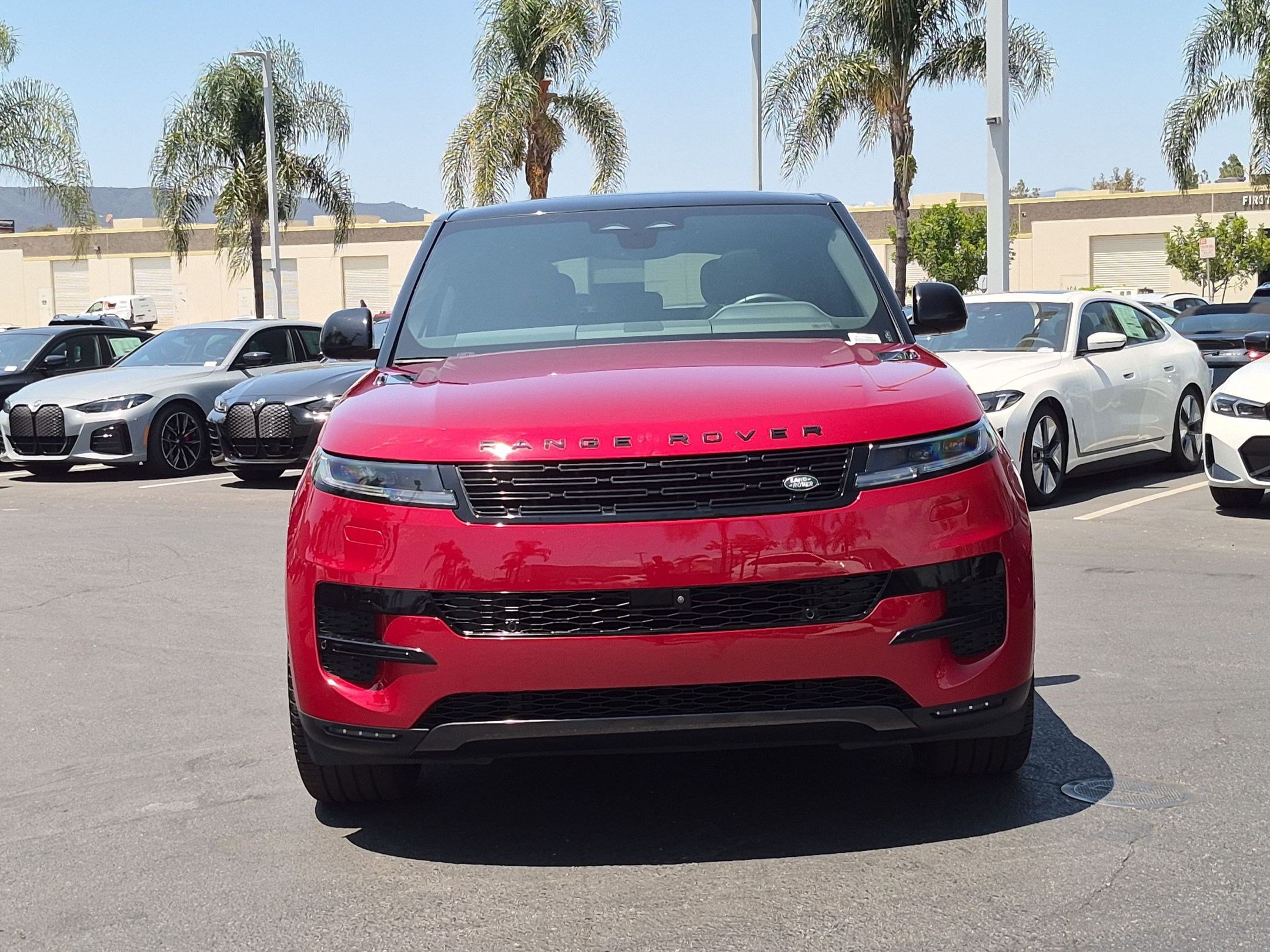 Used 2024 Land Rover Range Rover Sport SE AWD/4WD image 3