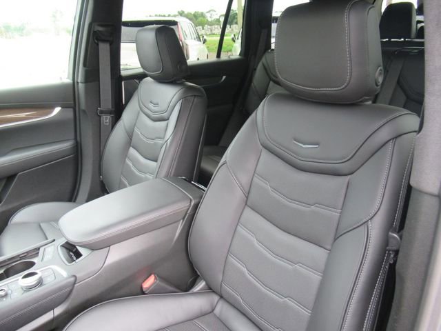 Certified 2025 Cadillac XT6 Sport w/ Platinum Package AWD/4WD image 18