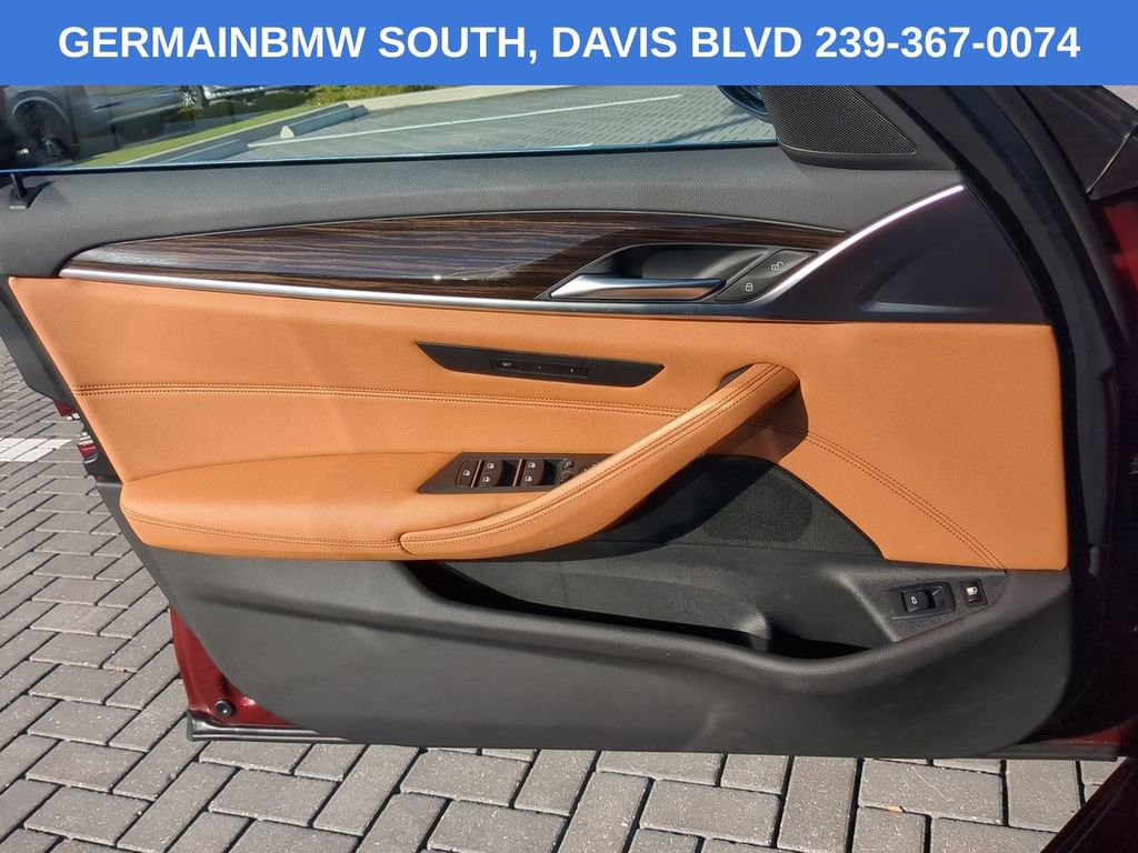 Used 2023 BMW 530e w/ Convenience Package image 32