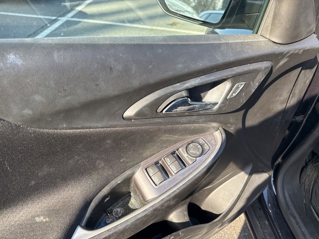 Used 2022 Chevrolet Malibu LT image 15