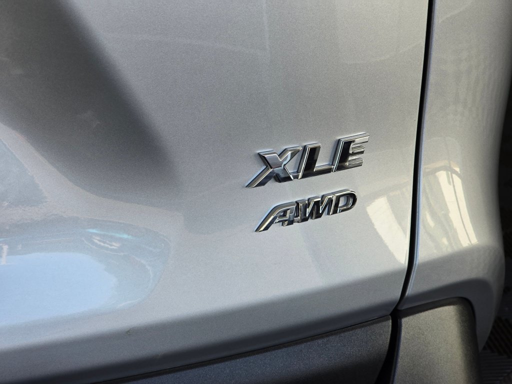 Used 2025 Toyota RAV4 XLE AWD/4WD image 15
