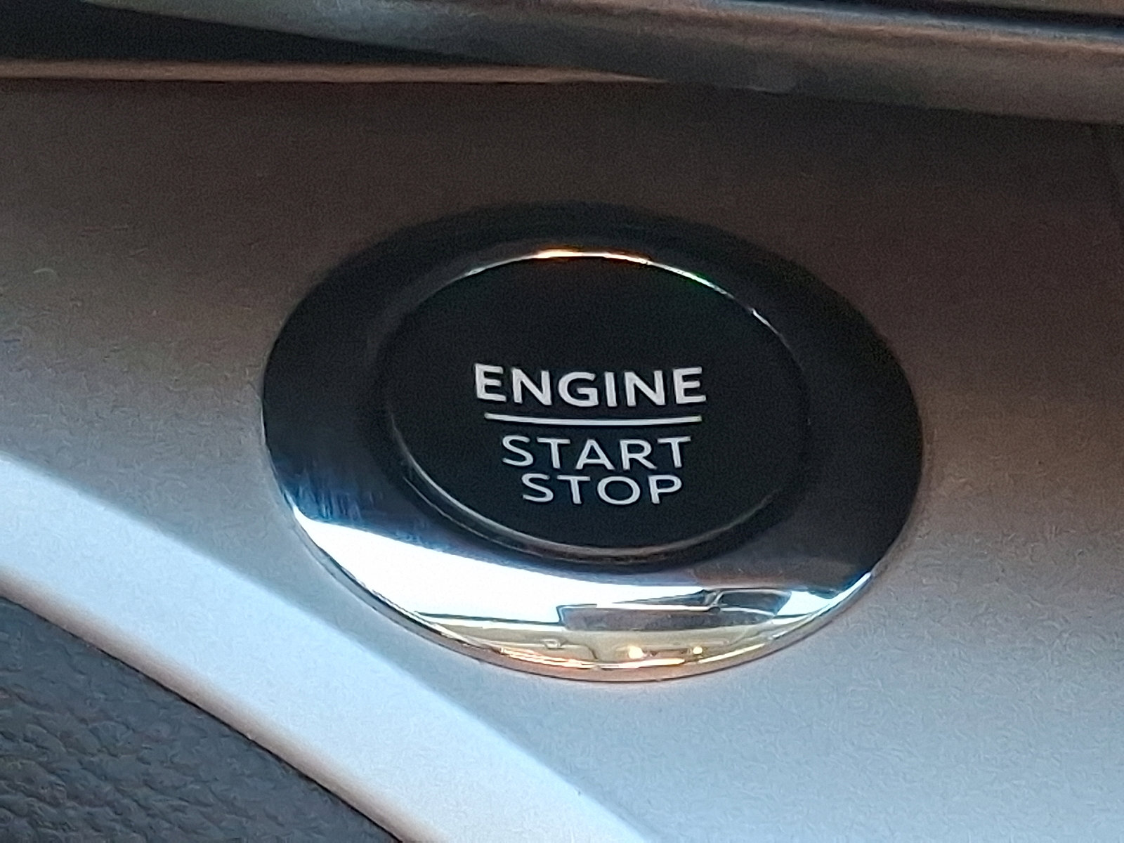 Used 2022 Ford Explorer XLT image 25