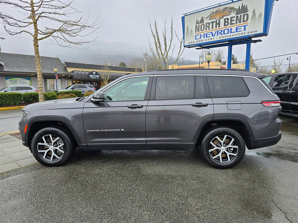 Used 2024 Jeep Grand Cherokee L Limited w/ Luxury Tech Group II image 9
