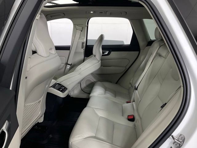 Used 2025 Volvo XC60 B5 Ultra w/ Protection Package Premier image 33