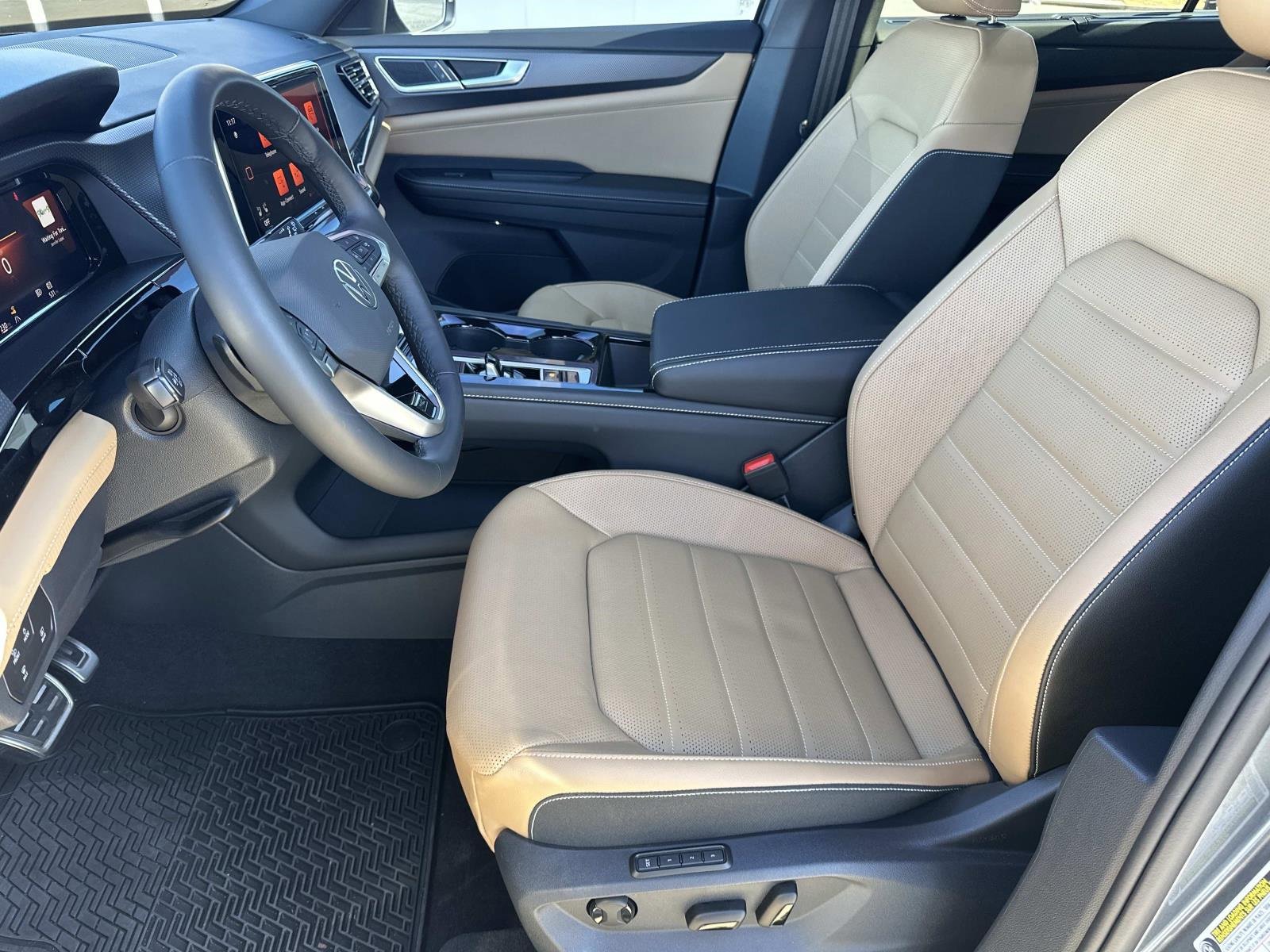 Certified 2025 Volkswagen Atlas Cross Sport SEL R-Line image 15