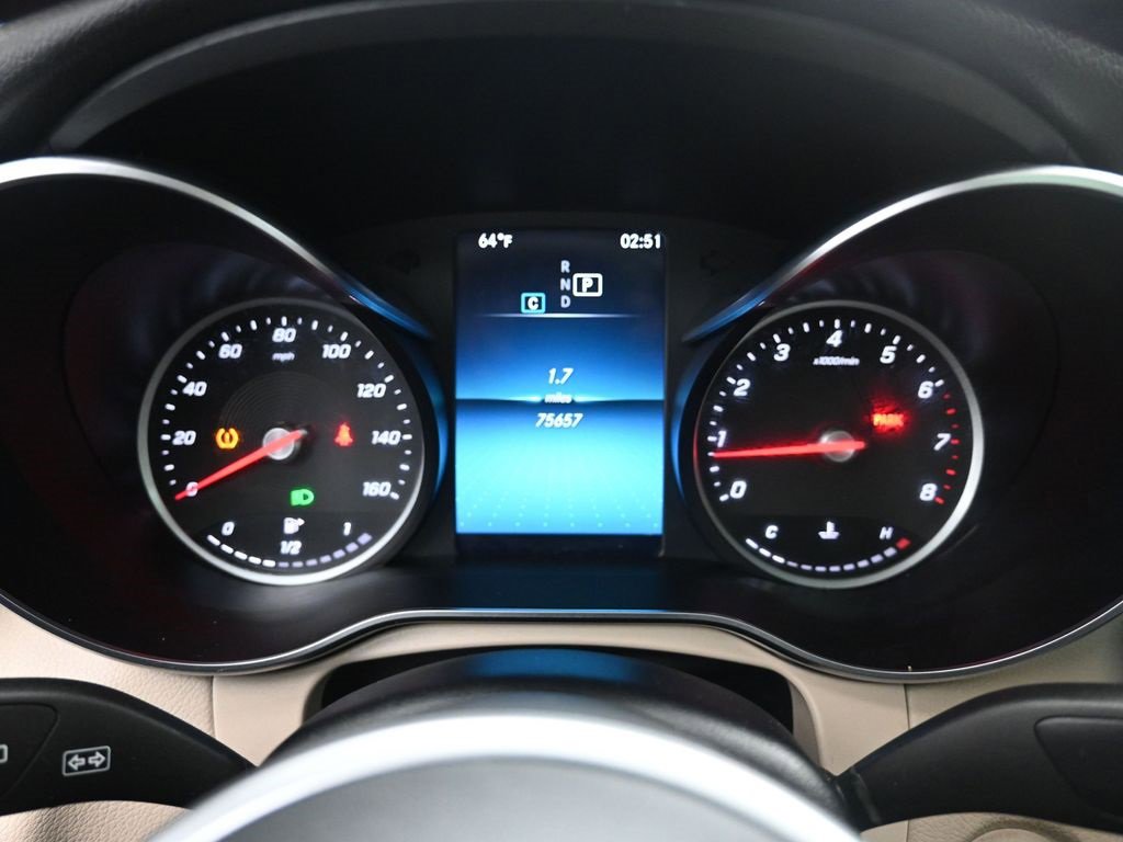 Used 2022 Mercedes-Benz GLC 300 w/ Premium Package Lite image 10