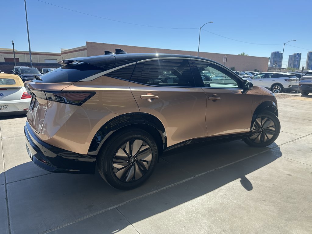 Used 2023 Nissan Ariya FWD image 3