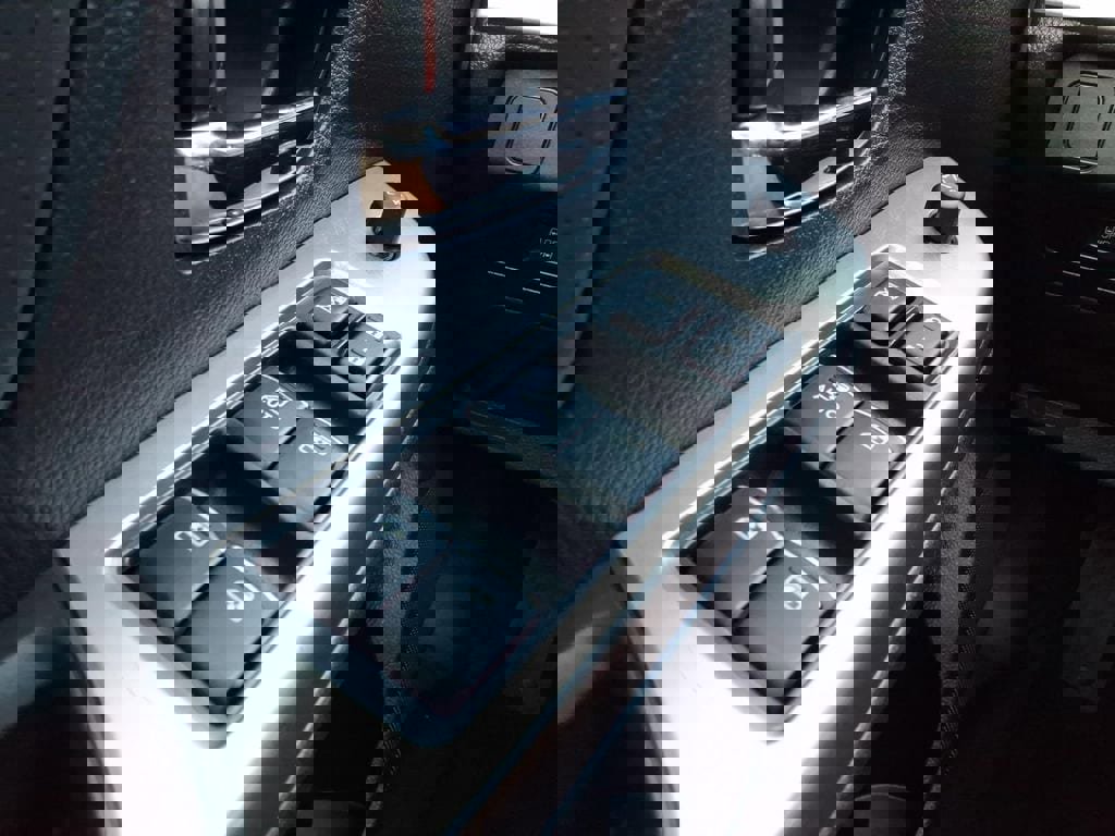 Used 2017 Subaru Crosstrek 2.0i Limited image 28